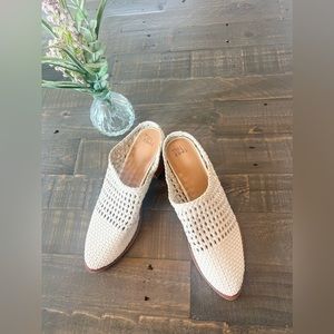 Cream block heel mules size 8 / nwot